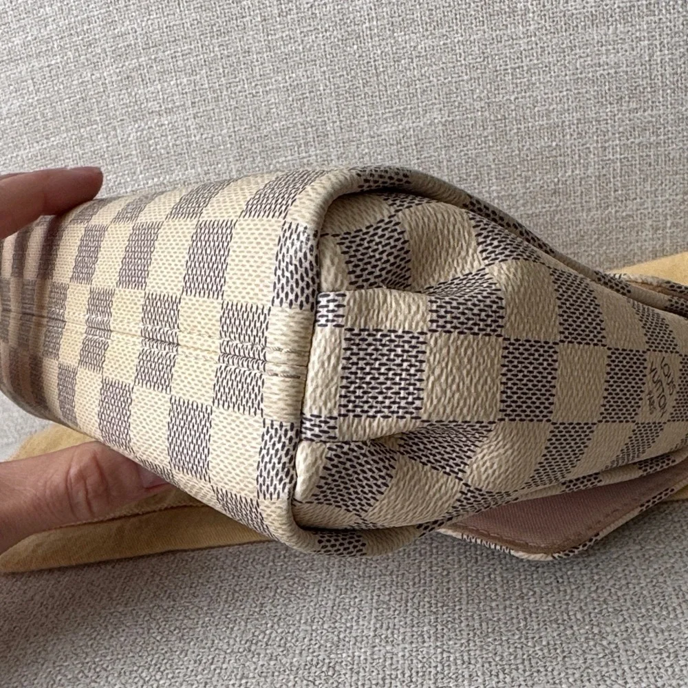Louis Vuitton Damier Azur Croisette *Firm Price* - Picture 6 of 15